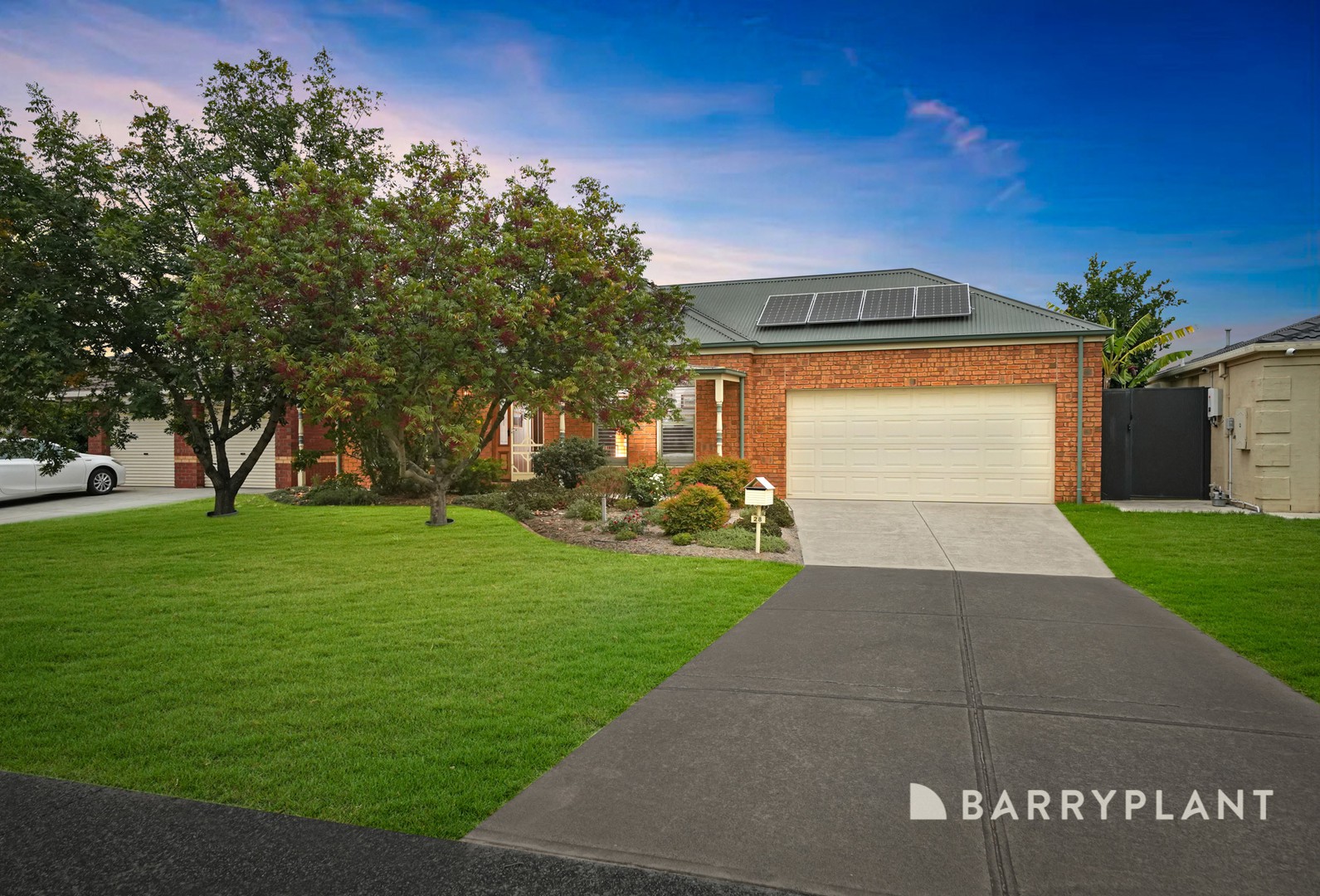 28 Lancaster Drive, Point Cook, VIC 3030 - Thumbnail 2 - 28/04/2026