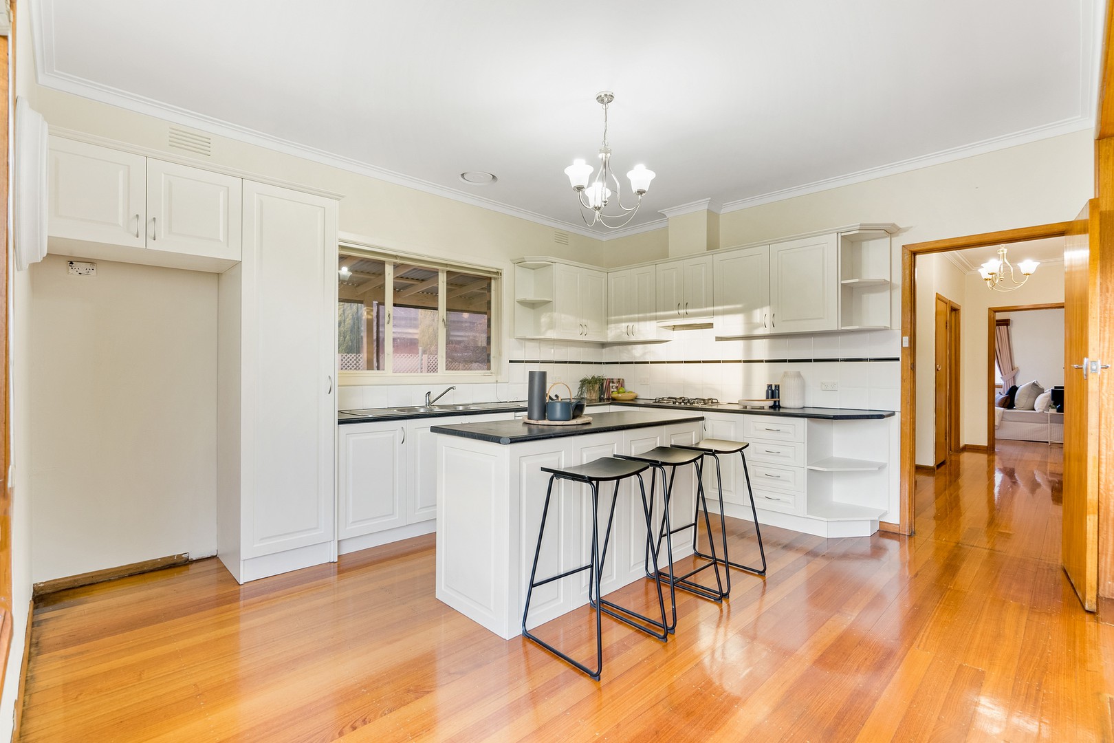 28 Larkspur Drive, St Albans, VIC 3021, St Albans - Thumbnail 2