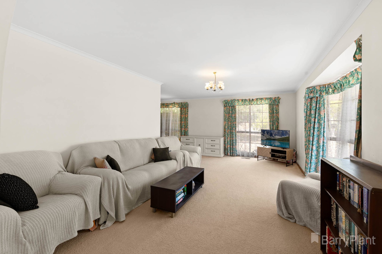 28 Lawrence Drive, Berwick, VIC 3806, Berwick - Thumbnail 2