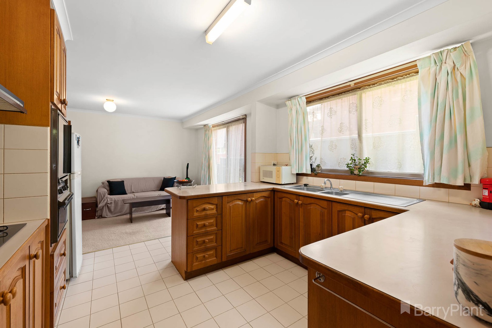 28 Lawrence Drive, Berwick, VIC 3806, Berwick - Thumbnail 5