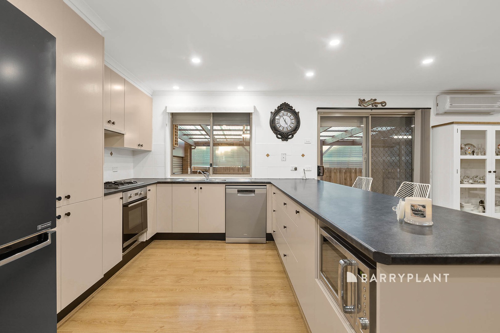 28 Madison Avenue, Narre Warren, VIC 3805, Narre Warren - Thumbnail 4