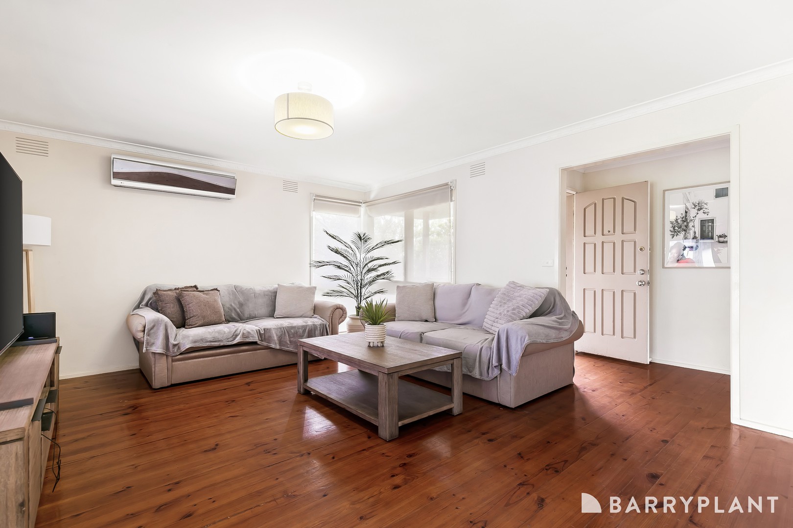 28 Mahon Crescent, Narre Warren, VIC 3805 - Thumbnail 2 - 05/03/2026