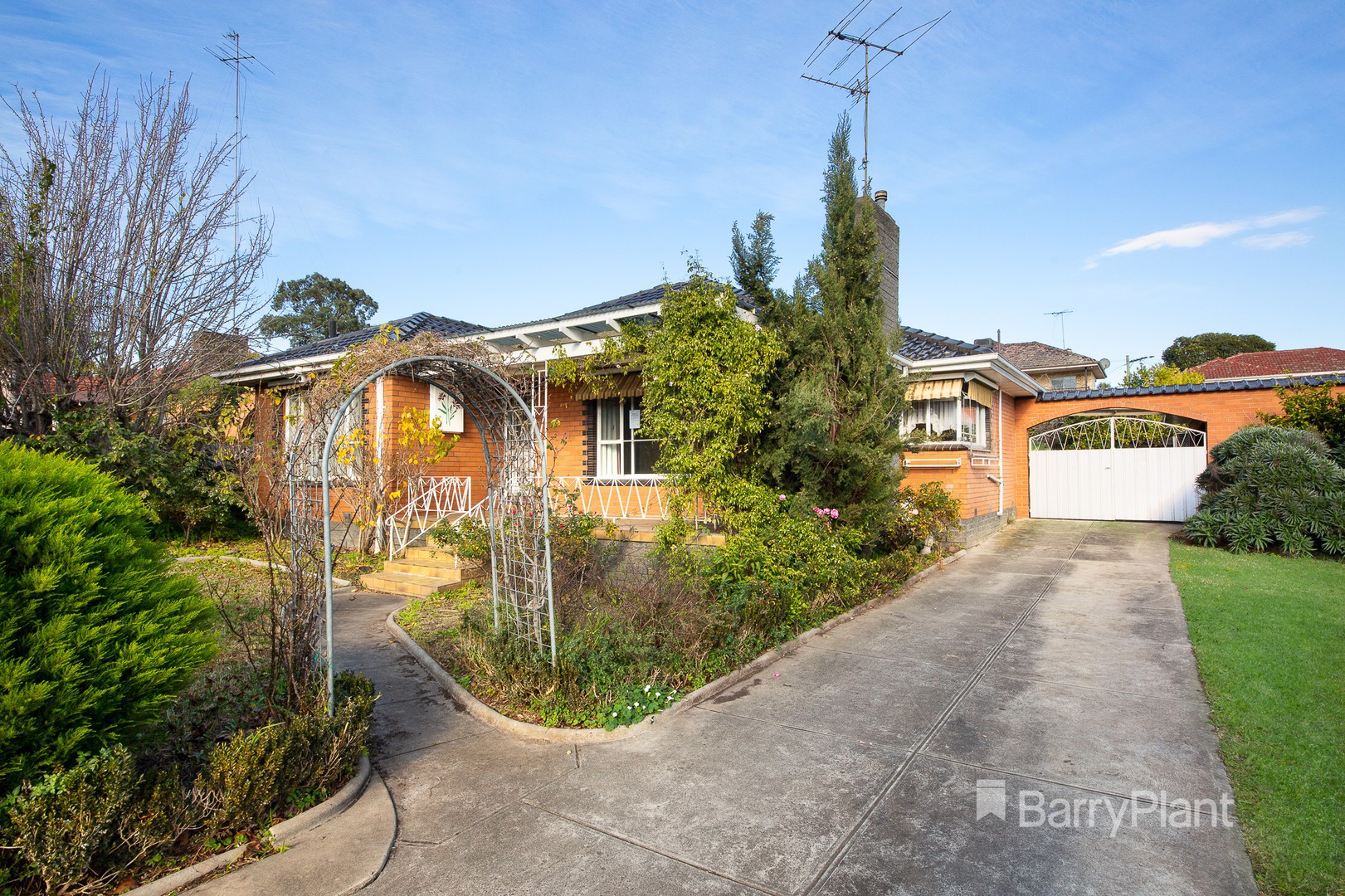 28 Manningham Road, Bulleen, VIC 3105 - Thumbnail 2 - 23/01/2025