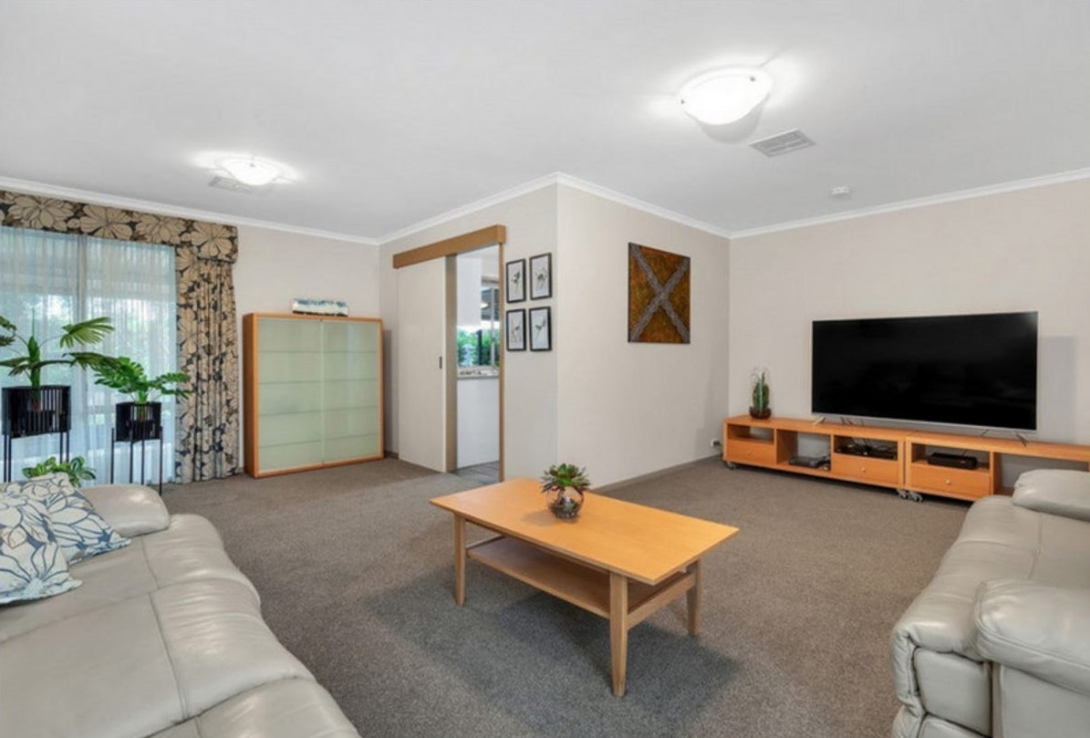 28 Mckenzie Crescent, Hoppers Crossing, VIC 3029 - Thumbnail 2 - 01/05/2025