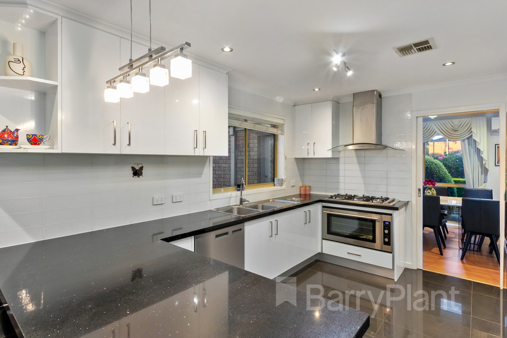 28 Mockridge Street, Wantirna South, VIC 3152, Wantirna South - Thumbnail 3