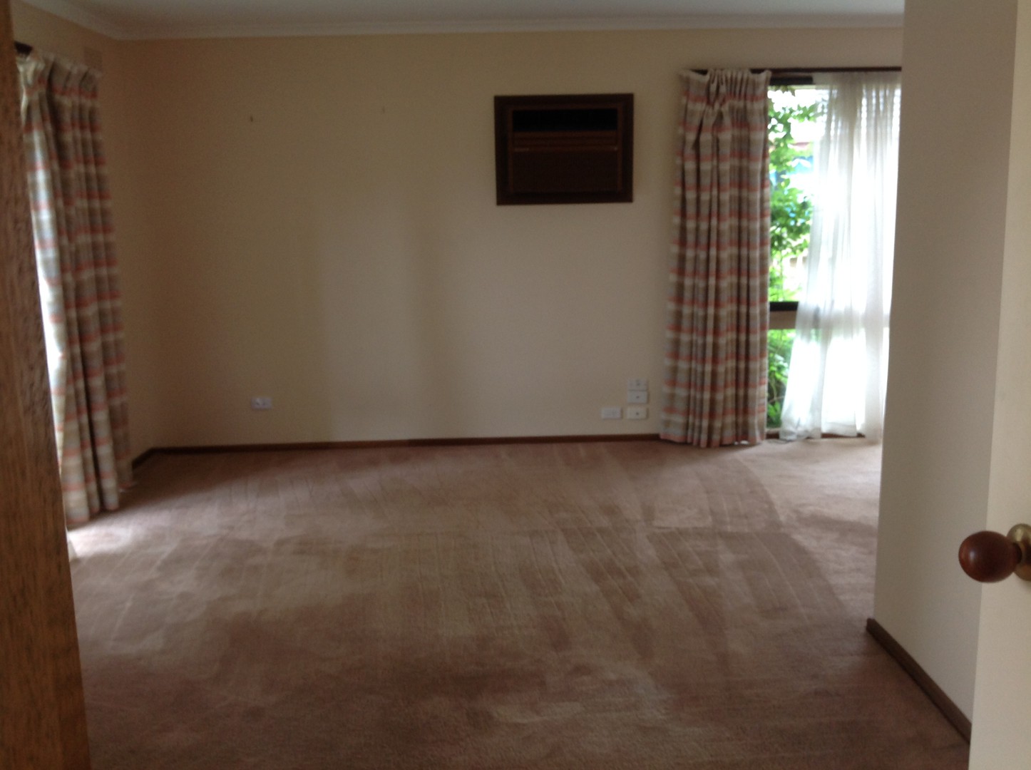 28 Notre Dame Drive, Sunbury, VIC 3429 - Thumbnail 2 - 31/05/2022