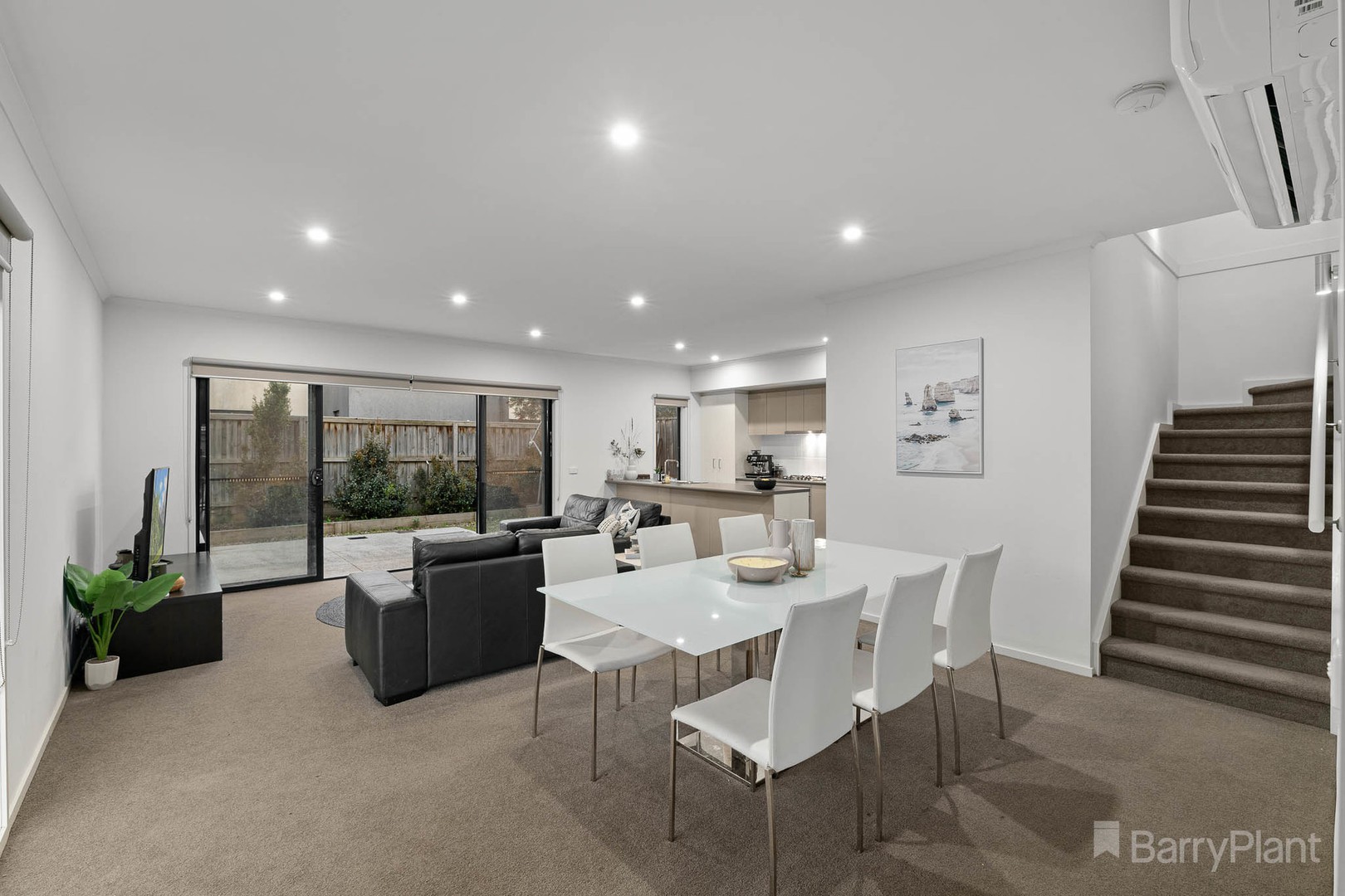 28 Officedale Road, Officer, VIC 3809, Officer - Thumbnail 4