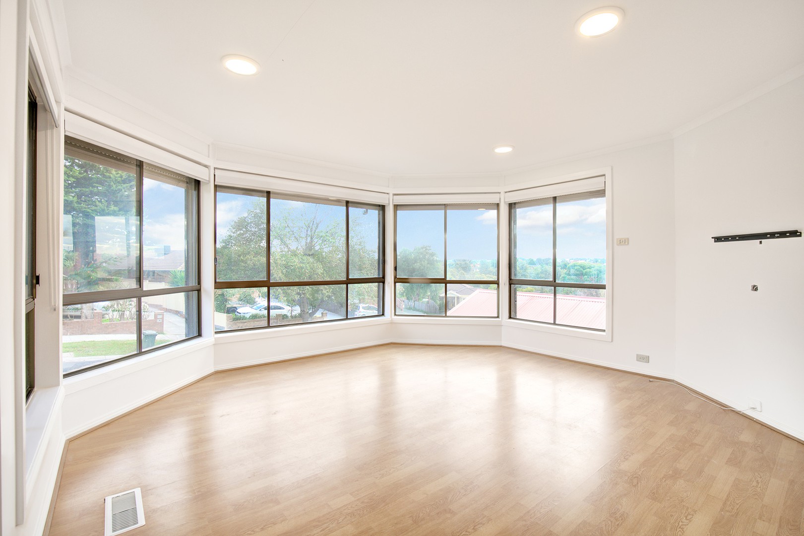 28 Papworth Place, Meadow Heights, VIC 3048, Meadow Heights - Thumbnail 2