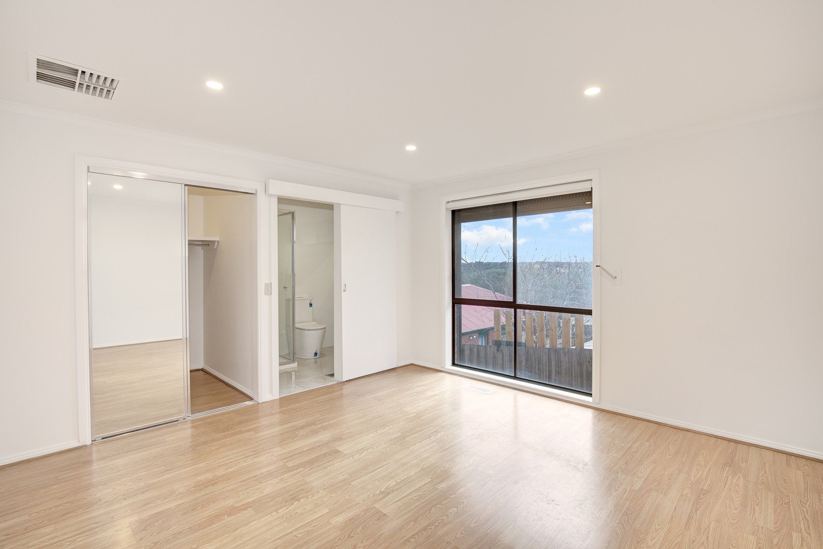 28 Papworth Place, Meadow Heights, VIC 3048, Meadow Heights - Thumbnail 3