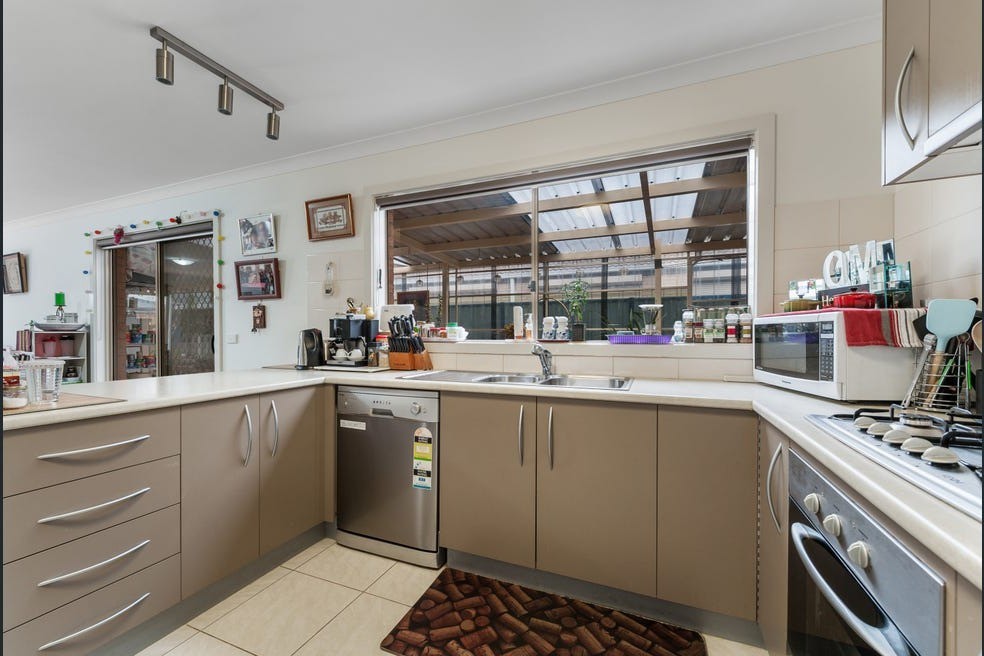 28 Peveril Avenue, Derrimut, VIC 3026, Derrimut - Thumbnail 3