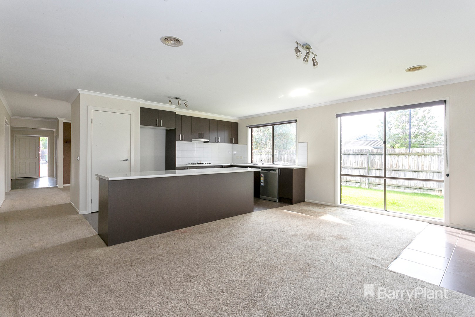 28 Pomegranate Way, Pakenham, VIC 3810, Pakenham - Thumbnail 3