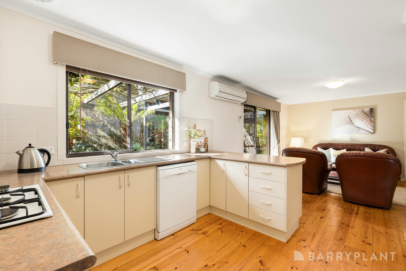 28 Regina Street, Kilsyth, VIC 3137, Kilsyth - Thumbnail 3