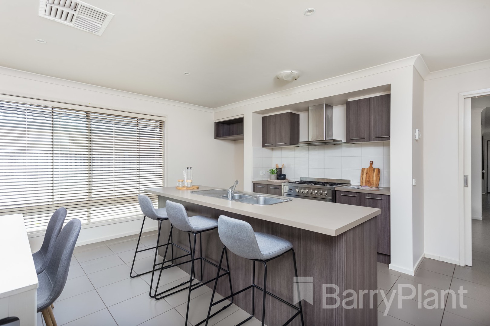 28 Rivulet Drive, Point Cook, VIC 3030, Point Cook - Thumbnail 2