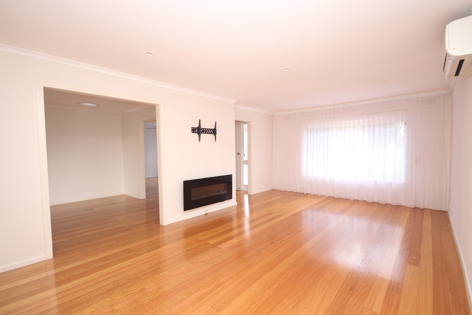 28 Rodbrough Crescent, Corio, VIC 3214, Corio - Thumbnail 2