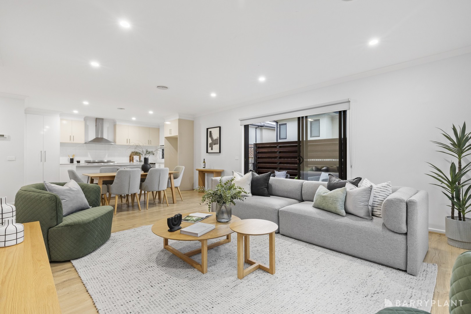 28 Ross Crescent, Heathmont, VIC 3135 - Thumbnail 2 - 12/08/2026