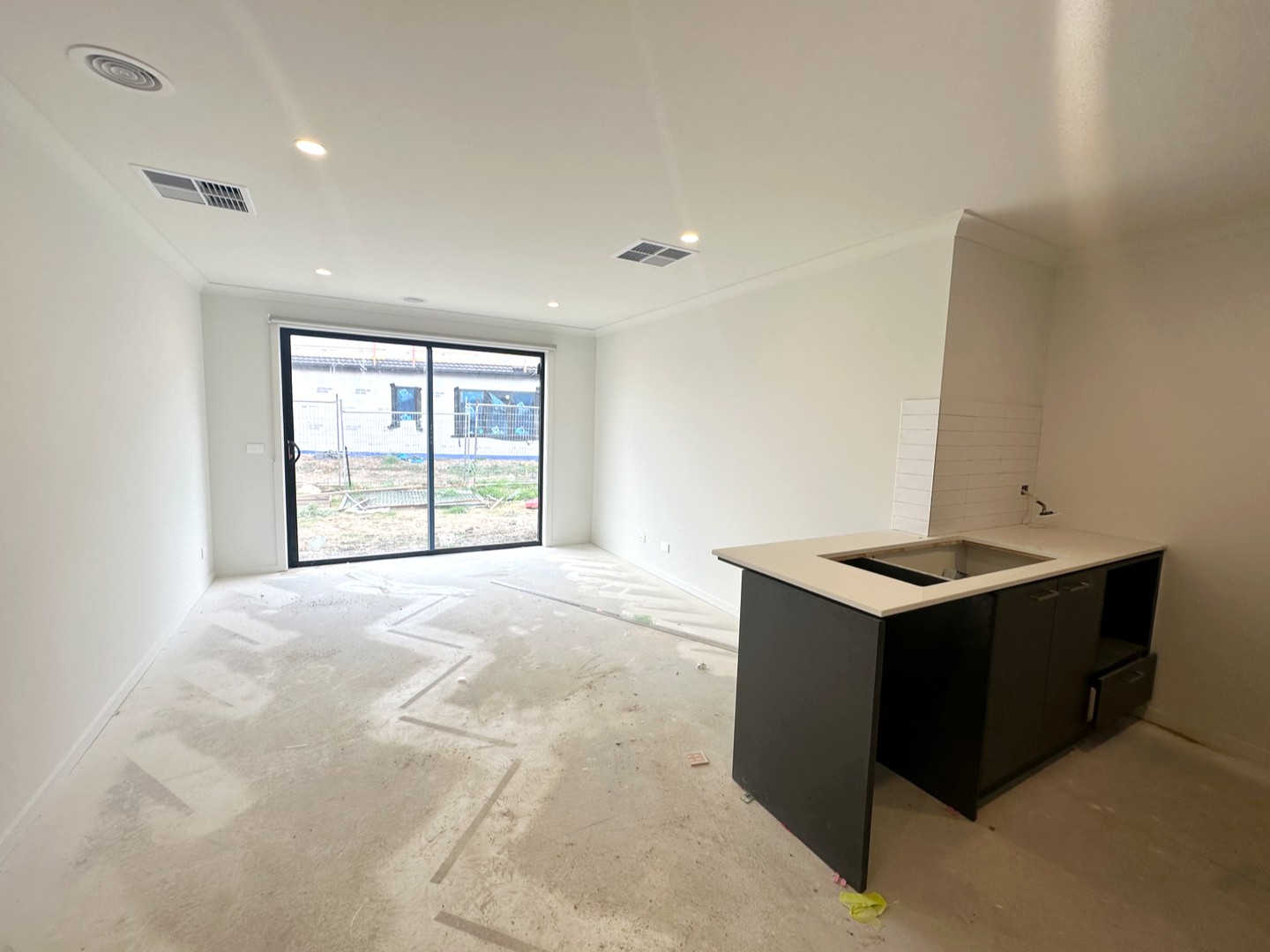 28 Saltmarsh Road, Officer, VIC 3809, Officer - Thumbnail 4