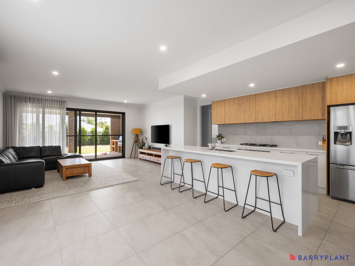 28 Seacrest Drive, Cowes, VIC 3922 - Thumbnail 2 - 25/02/2026