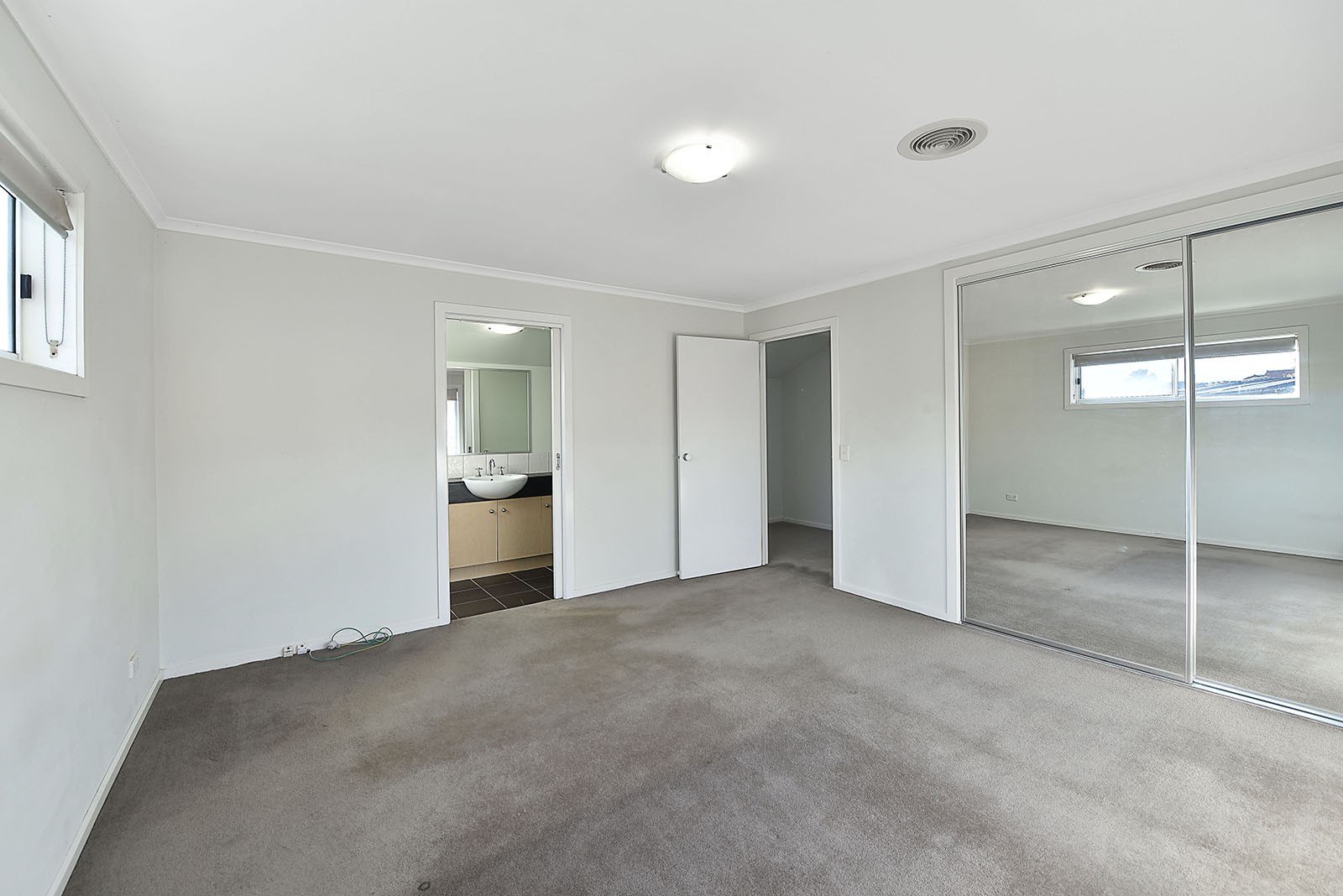 28 Seggan Circle, Gowanbrae, VIC 3043 - Thumbnail 2 - 22/05/2026