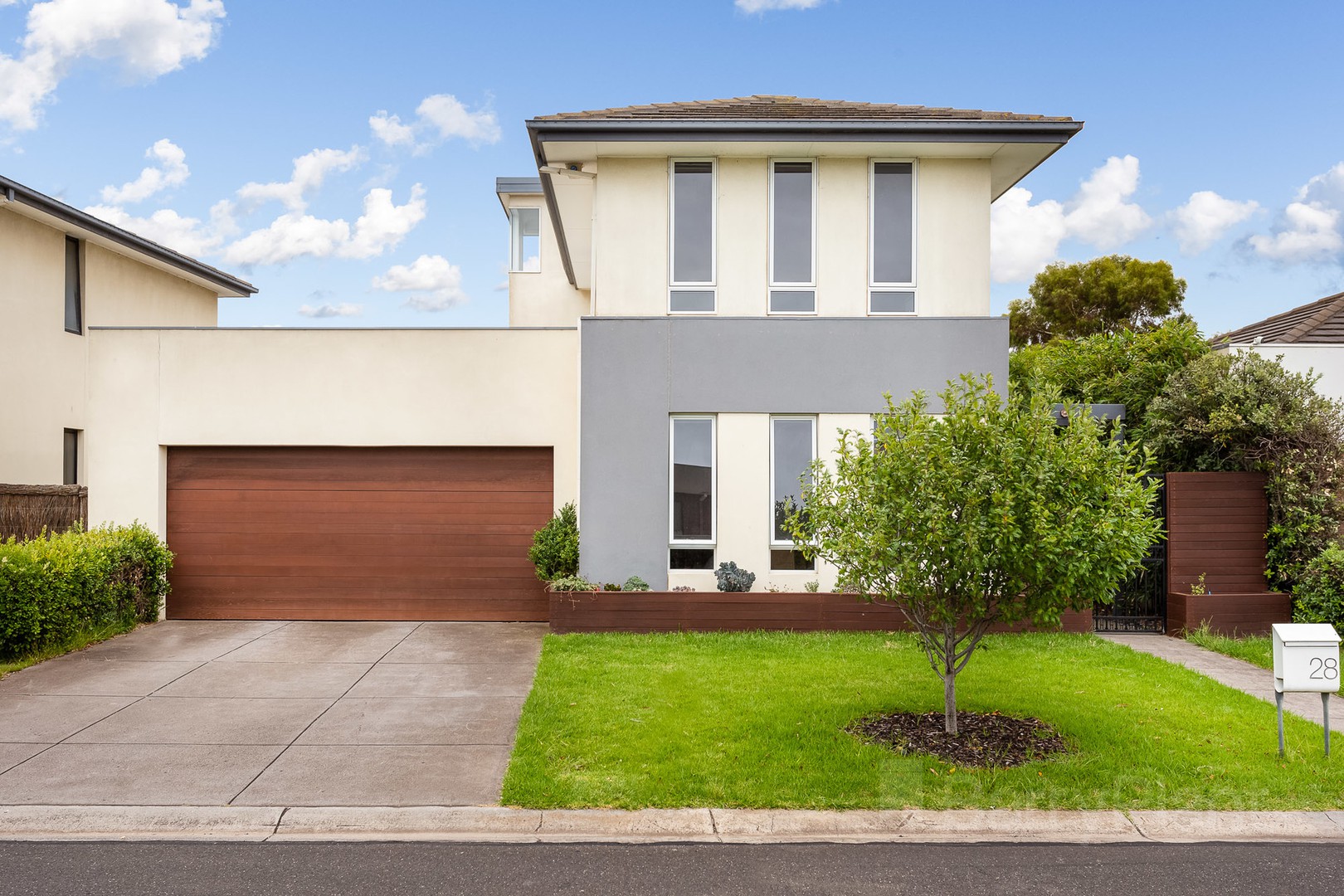 28 Signature Boulevard, Sanctuary Lakes, VIC 3030, Sanctuary Lakes - Thumbnail 2