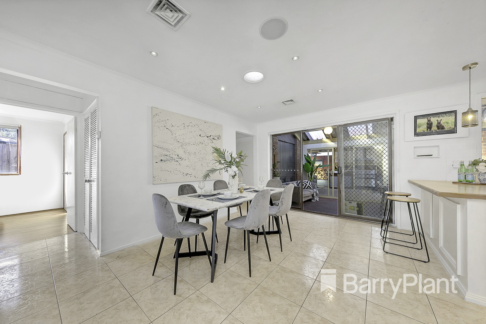 28 Strickland Avenue, Mill Park, VIC 3082, Mill Park - Thumbnail 4