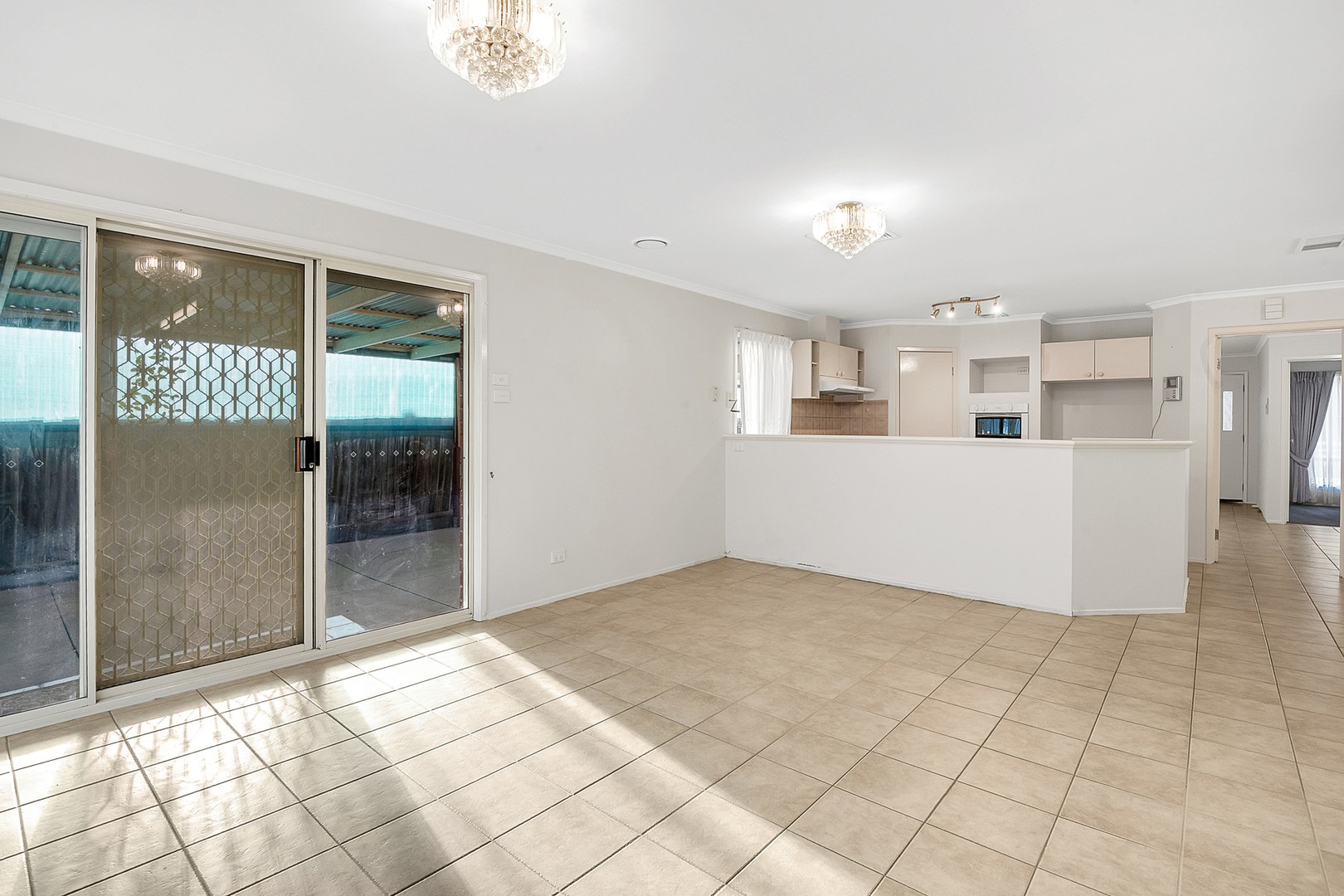 28 Sutherland Way, Roxburgh Park, VIC 3064, Roxburgh Park - Thumbnail 4