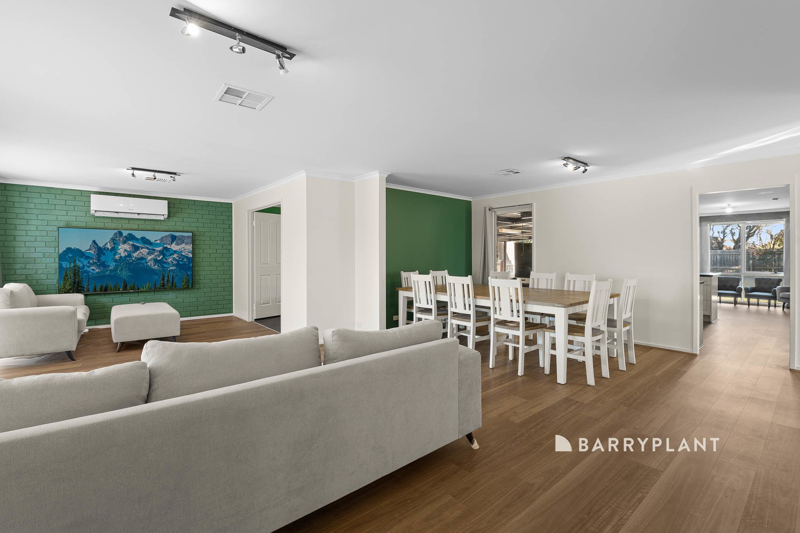 28 Tamarisk Road, Narre Warren, VIC 3805, Narre Warren - Thumbnail 2