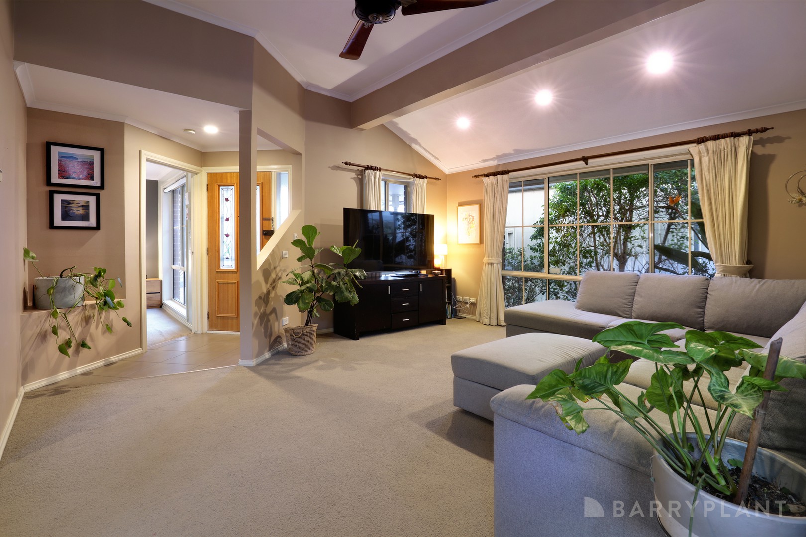 28 Thomas Place, Pakenham, VIC 3810, Pakenham - Thumbnail 2