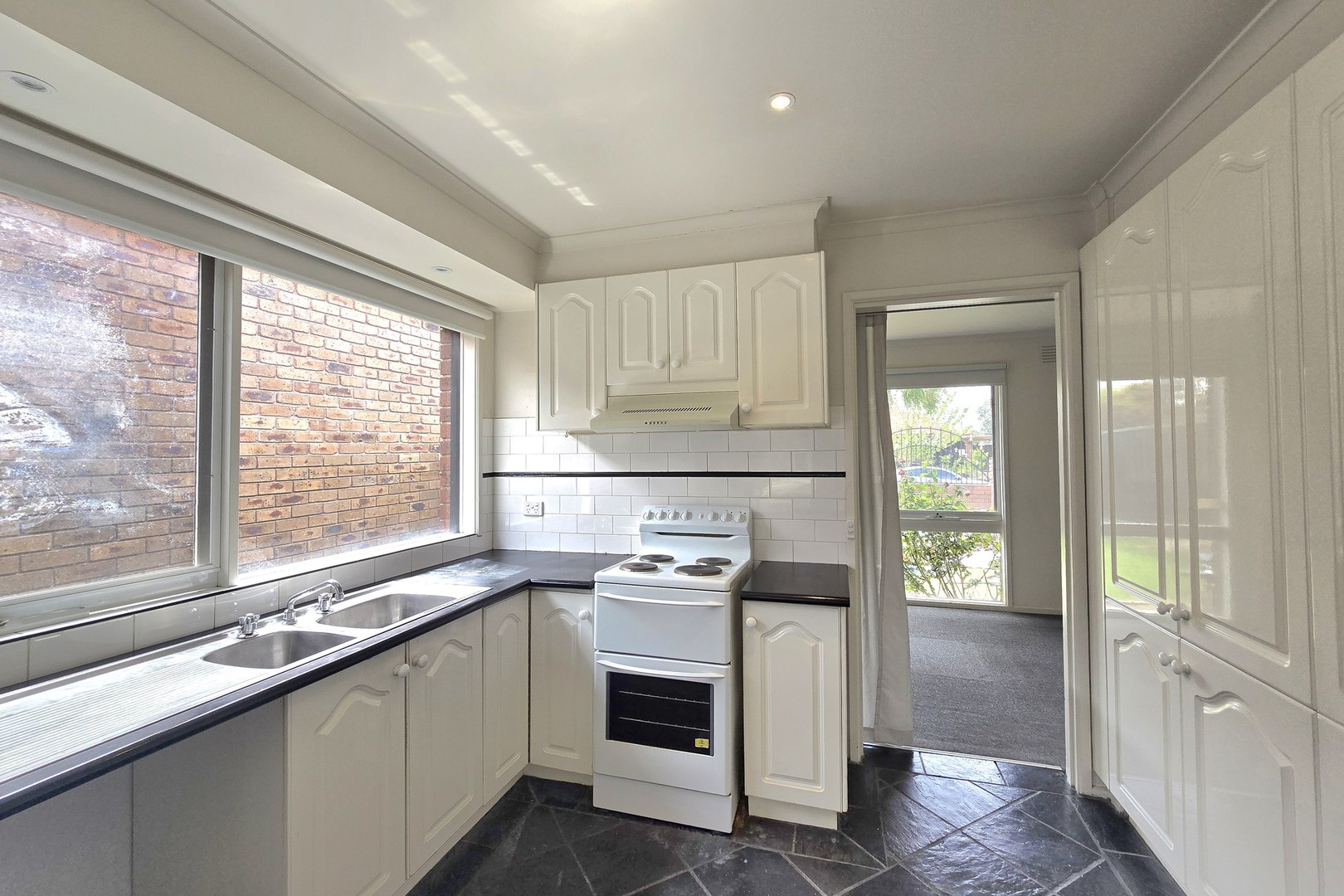 28 Valewood Drive, Kealba, VIC 3021, Kealba - Thumbnail 7