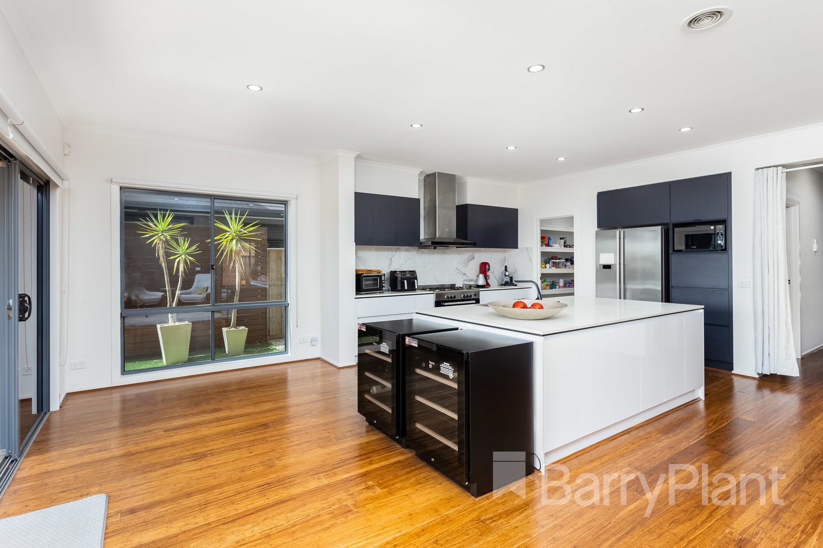 28 Vaucluse Boulevard, Sanctuary Lakes, VIC 3030, Sanctuary Lakes - Thumbnail 3