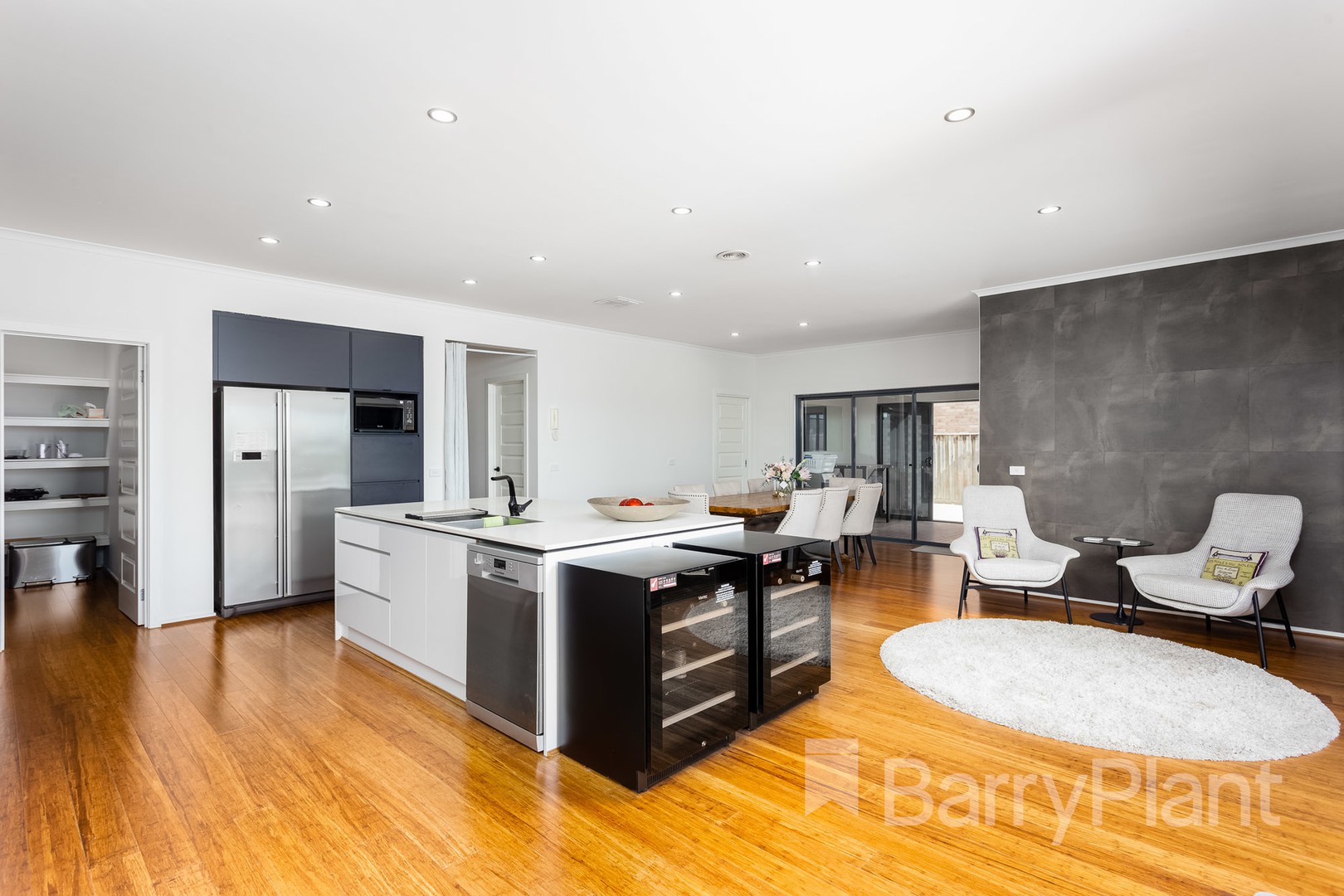 28 Vaucluse Boulevard, Sanctuary Lakes, VIC 3030, Sanctuary Lakes - Thumbnail 4