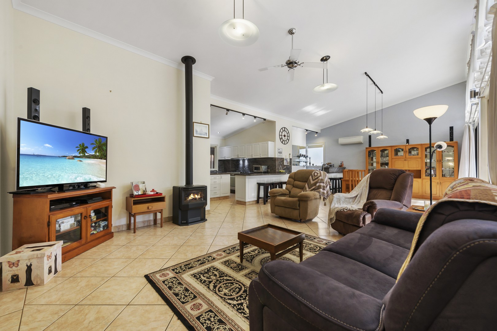 28 Verona Drive, Taylors Lakes, VIC 3038, Taylors Lakes - Thumbnail 6