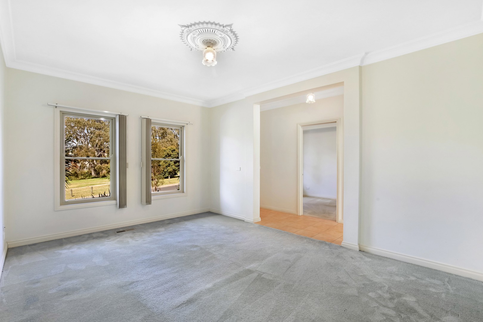 28 Westwood Drive, Mill Park, VIC 3082, Mill Park - Thumbnail 4