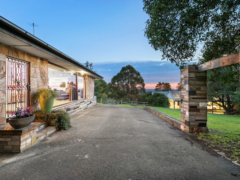 282 Ridge Road, Christmas Hills, VIC 3775 - Image - 02/04/2026