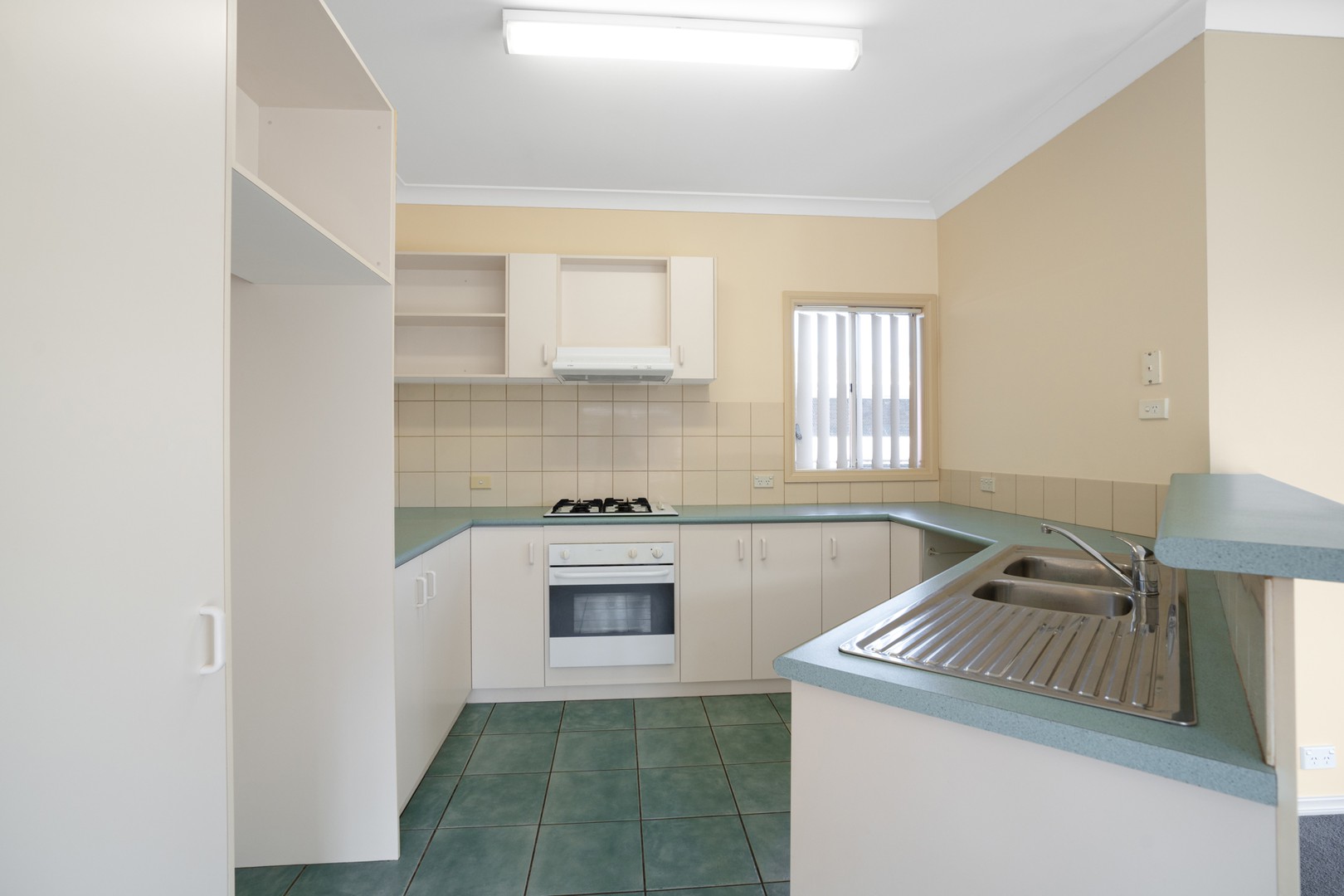284 Wilsons Road, St Albans Park, VIC 3219, St Albans Park - Thumbnail 2