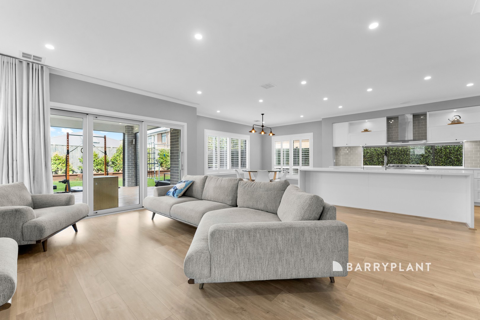 288 Heather Grove, Clyde North, VIC 3978, Clyde North - Thumbnail 4