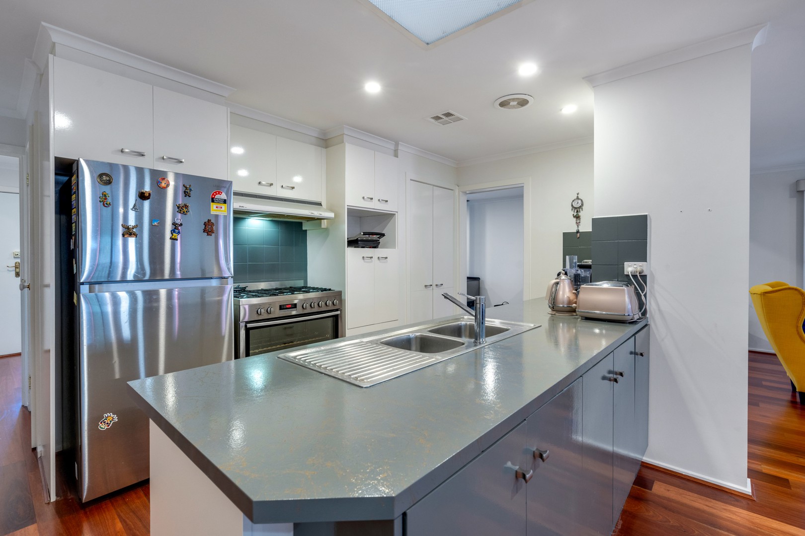 29 Beacon Hills Crescent, Craigieburn, VIC 3064, Craigieburn - Thumbnail 2