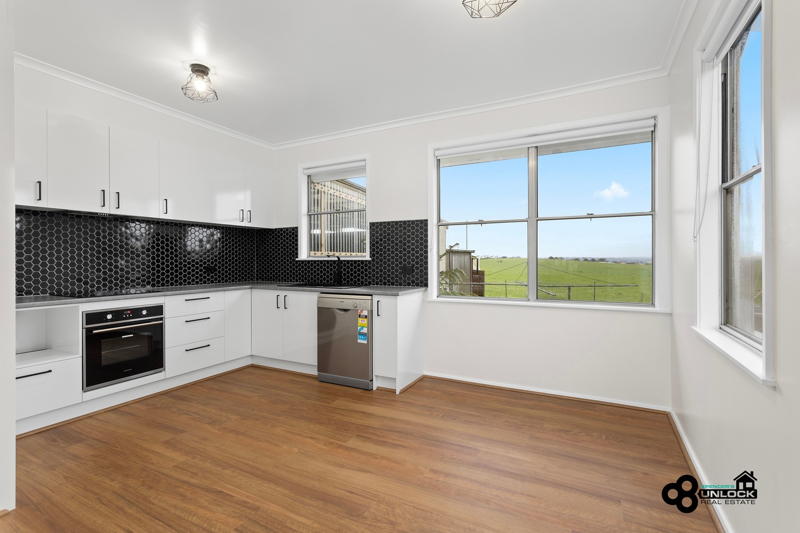 29 Byrne Street, Leongatha, VIC 3953 - Thumbnail 2 - 22/03/2024