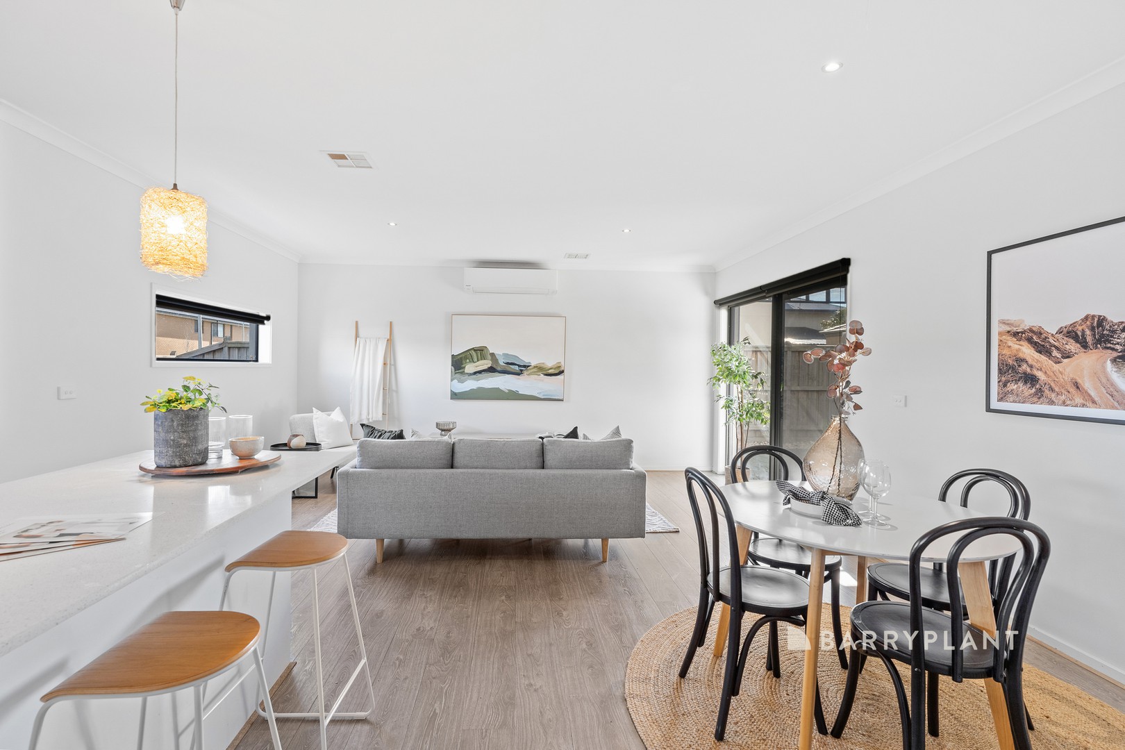 29 Castillo Avenue, Clyde North, VIC 3978, Clyde North - Thumbnail 2