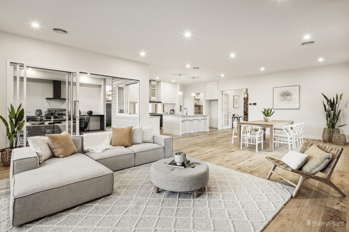 29 Charlton Street, Blackburn North, VIC 3130 - Thumbnail 2 - 28/01/2022