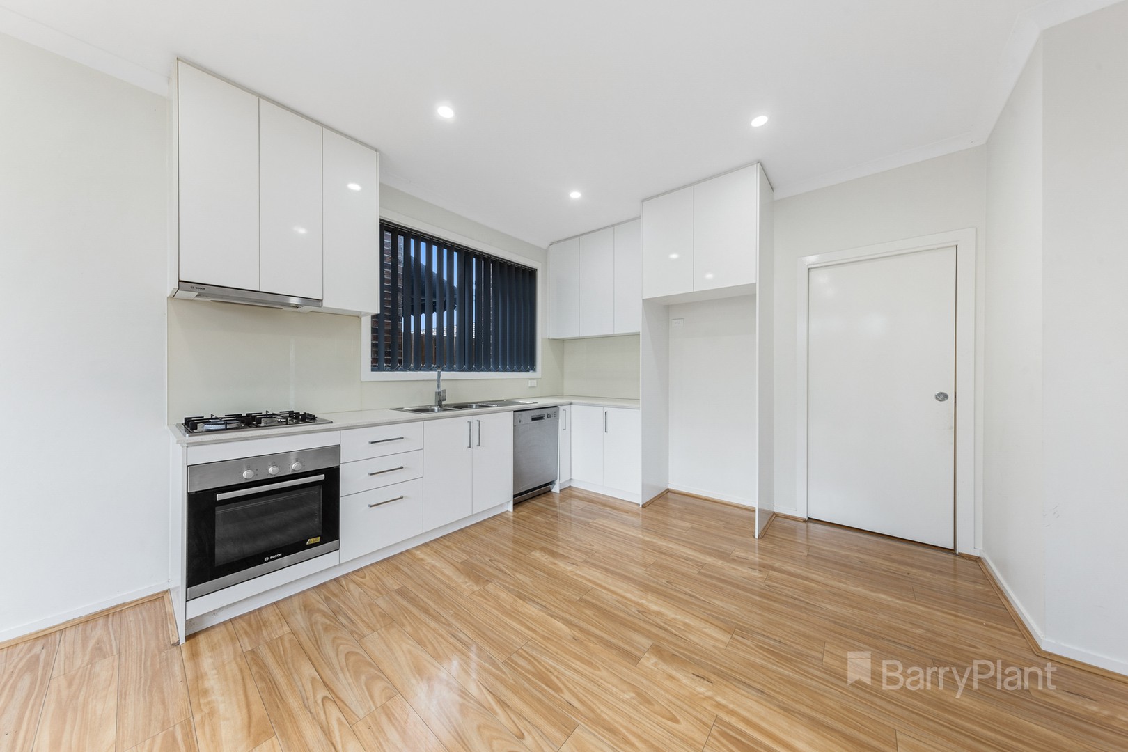 29 Cowra Avenue, St Albans, VIC 3021, St Albans - Thumbnail 2