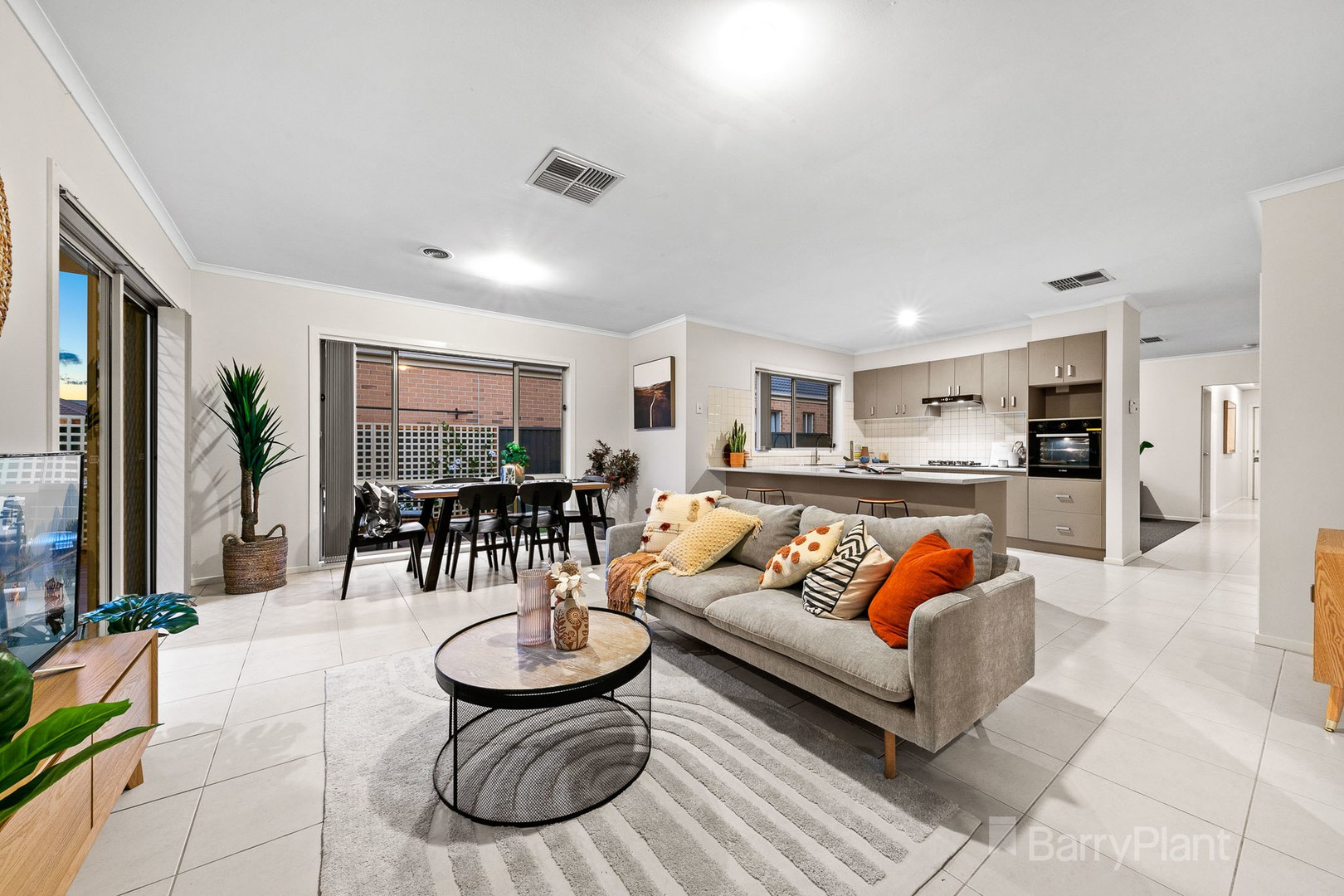 29 Everly Circuit, Pakenham, VIC 3810, Pakenham - Thumbnail 3