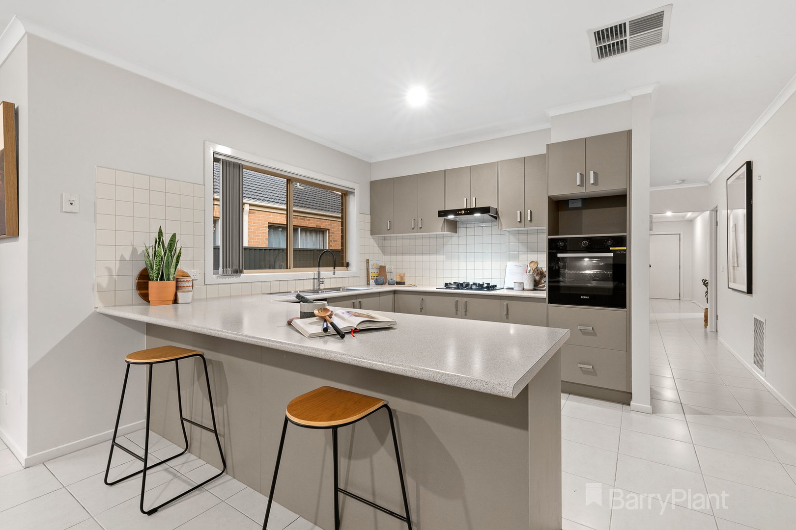 29 Everly Circuit, Pakenham, VIC 3810, Pakenham - Thumbnail 3