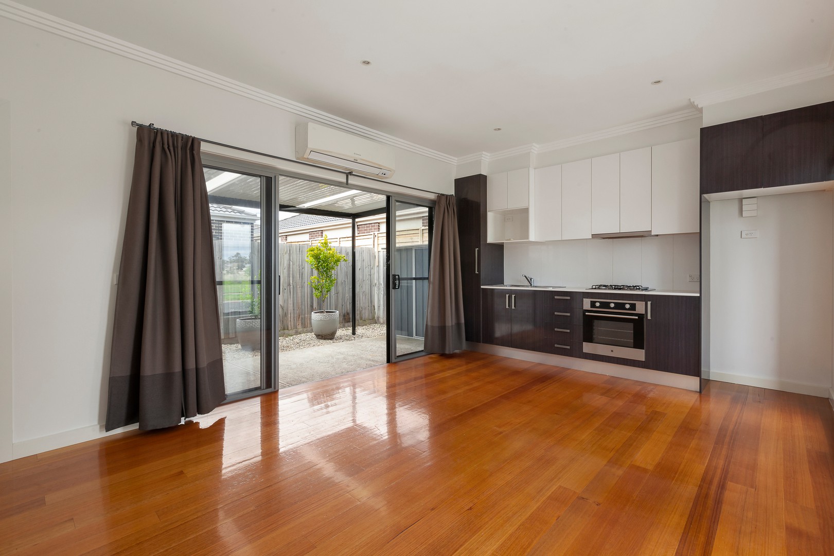 29 Glenorchy WaySouth Morang, VIC 3752  - Leased, South Morang - Thumbnail 2
