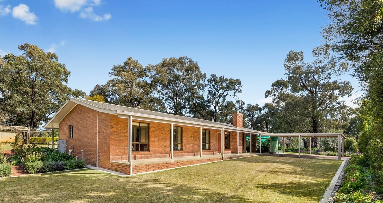 29 Goldsmiths Road, Eaglehawk, VIC 3556, Eaglehawk - Thumbnail 2