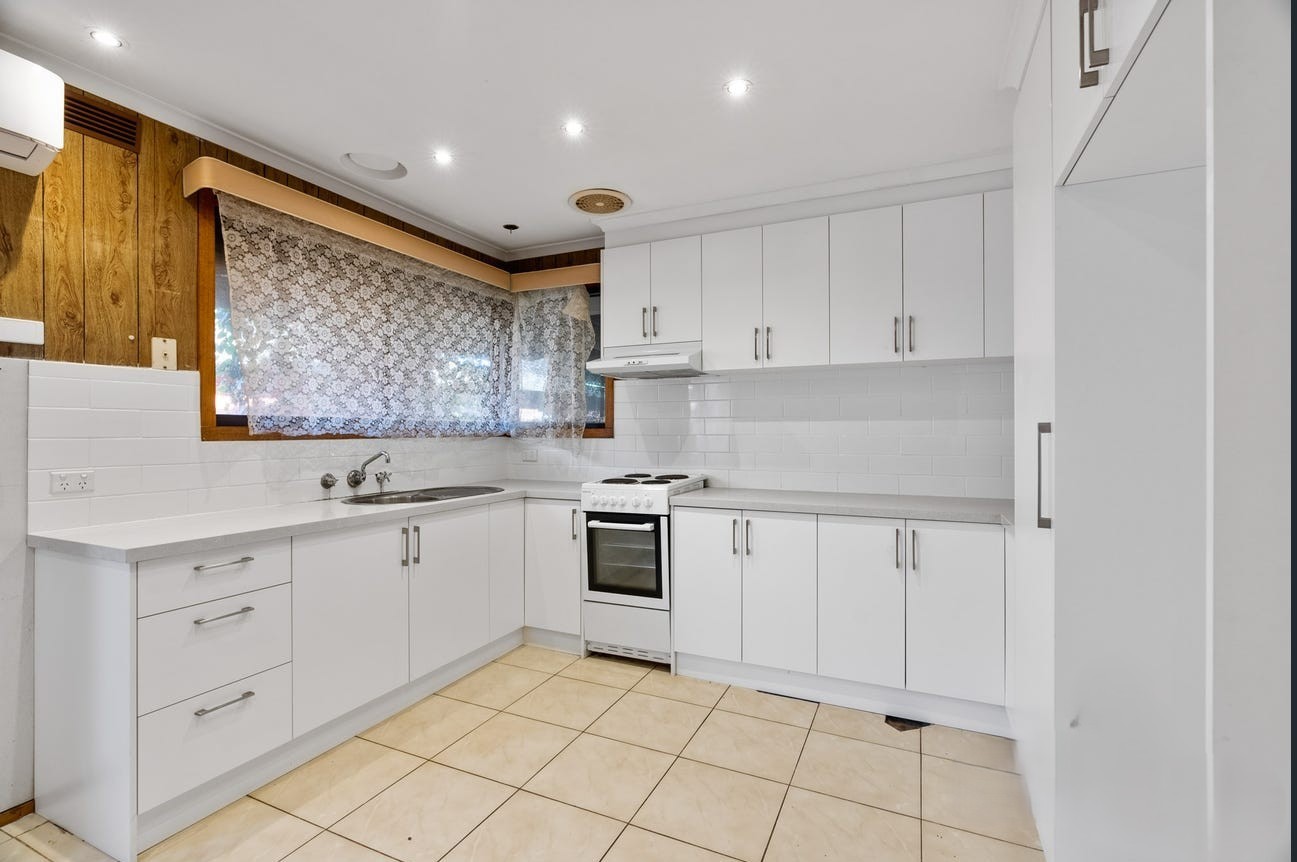 29 Helen Street, St Albans, VIC 3021, St Albans - Thumbnail 2