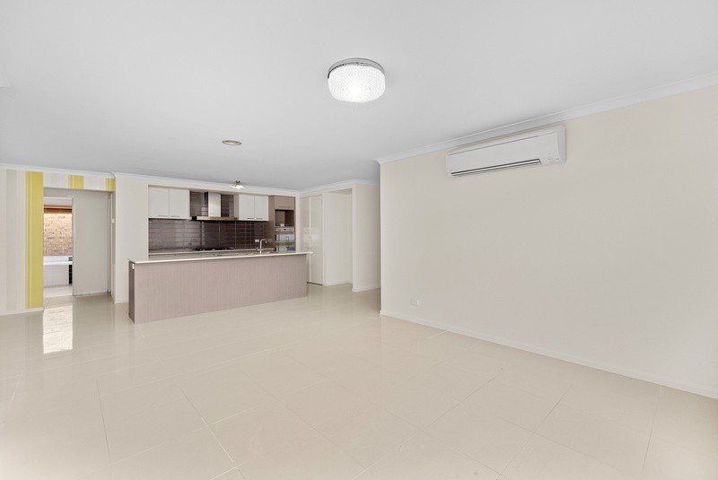 29 Howards Way, Point Cook, VIC 3030, Point Cook - Thumbnail 4