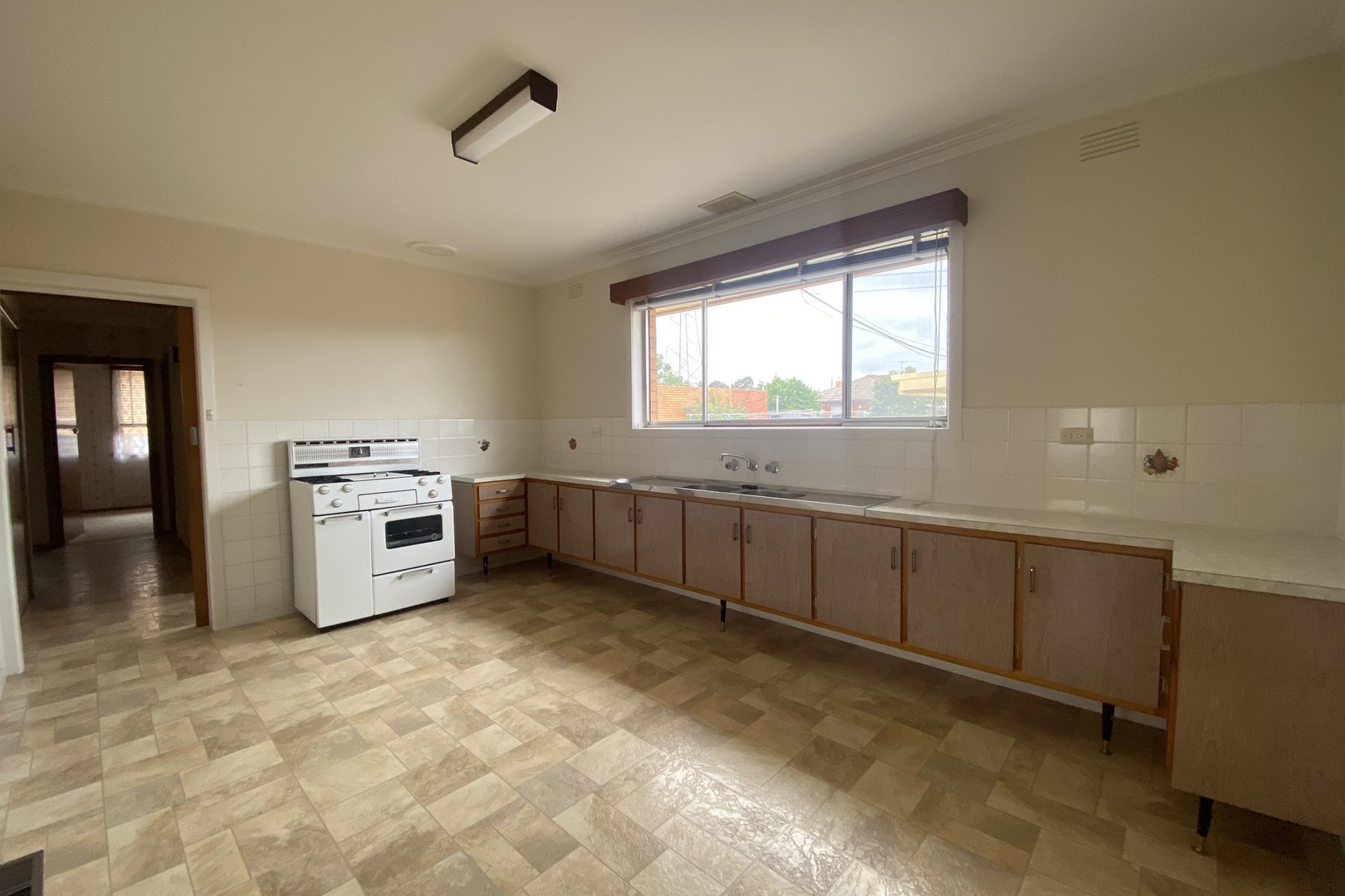 29 Lindenow Street, Reservoir, VIC 3073, Reservoir - Thumbnail 2