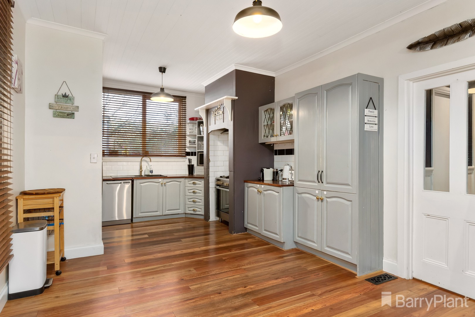 29 Lisheen Road, Cockatoo, VIC 3781, Cockatoo - Thumbnail 2