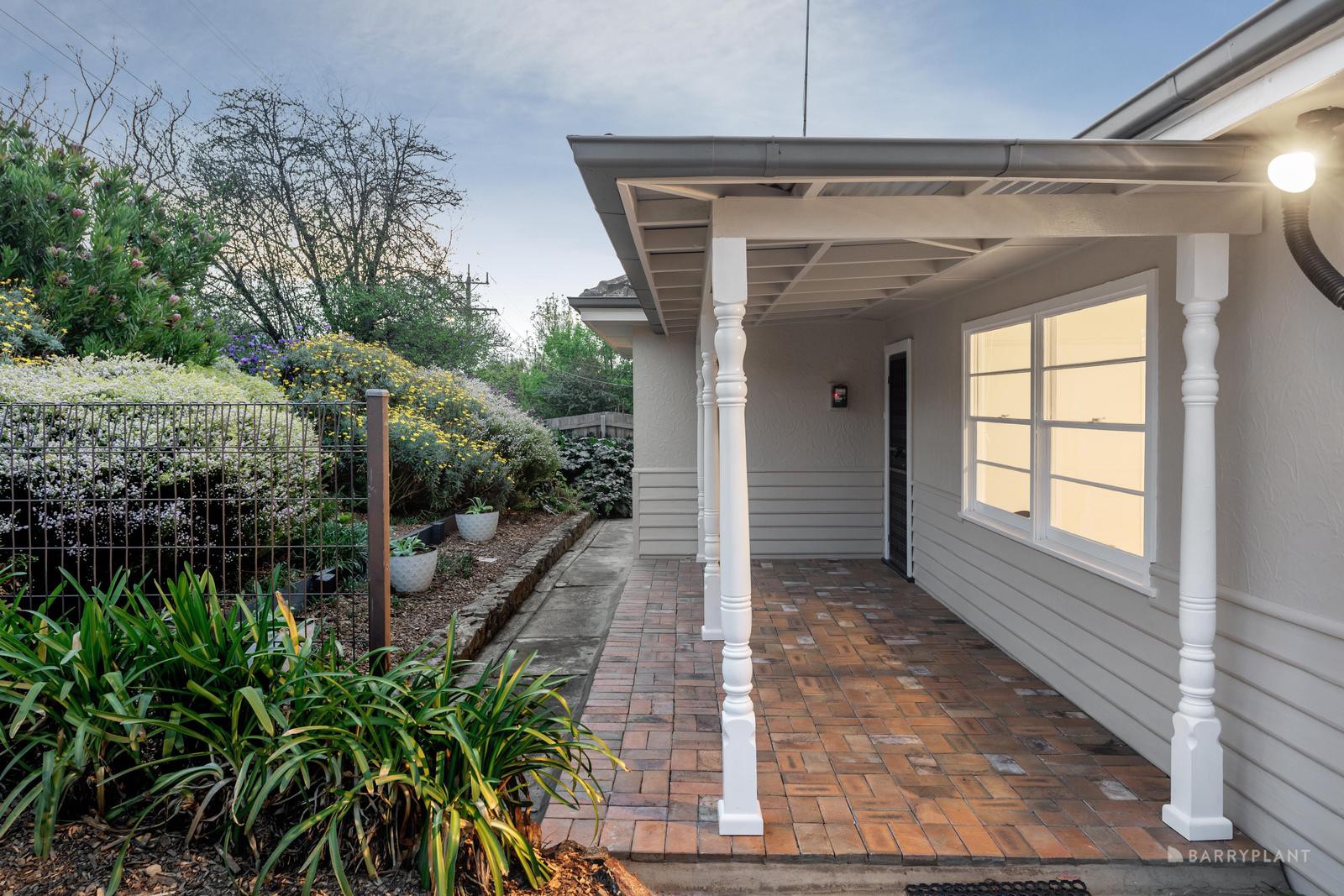 29 Luck Street, Eltham, VIC 3095, Eltham - Thumbnail 2
