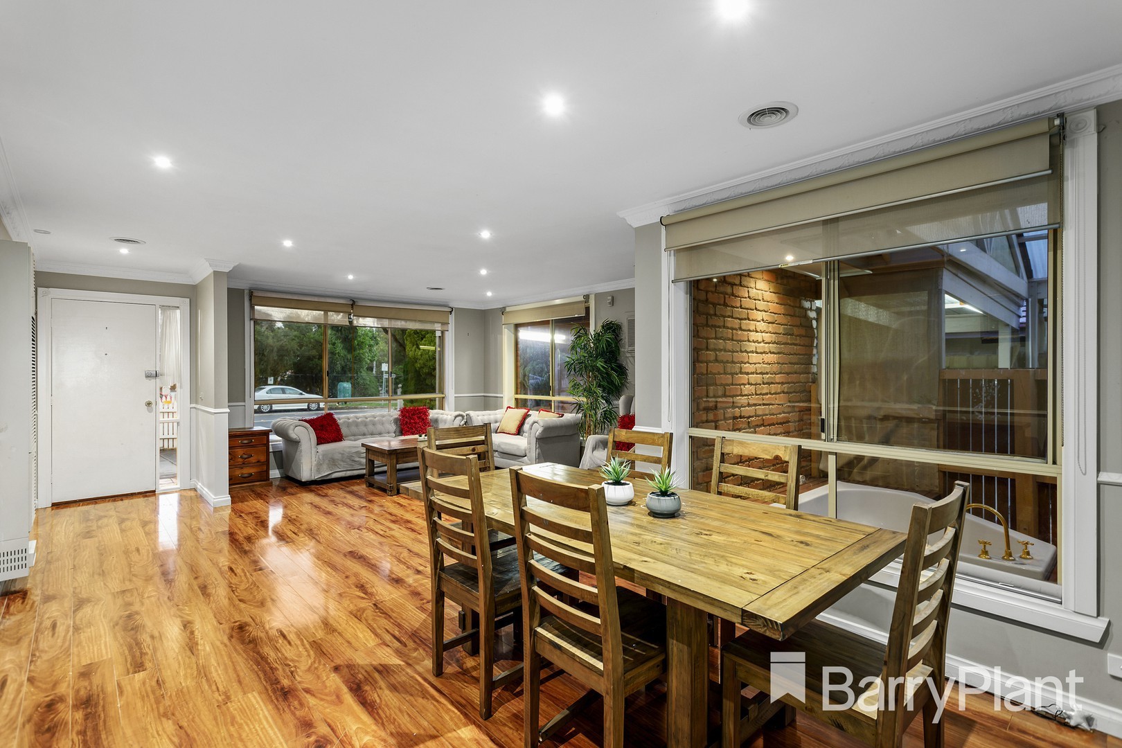 29 Meadow Glen Drive, Epping, VIC 3076, Epping - Thumbnail 4